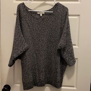 Black & white women short sleeved sweater large